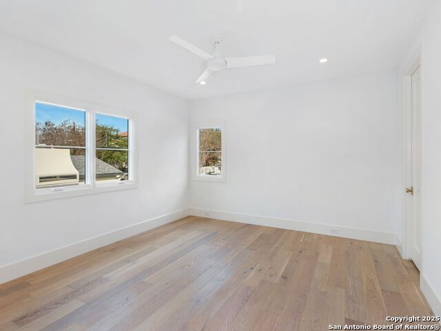 Image 21 of 32 For 151 Morningside Dr