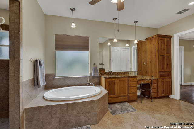 Image 19 of 39 For 10319 Oak Forest