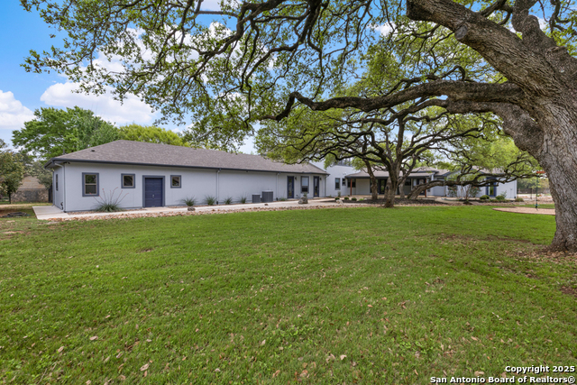Image 33 of 39 For 10319 Oak Forest