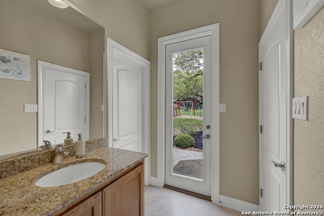 Image 9 of 39 For 10319 Oak Forest