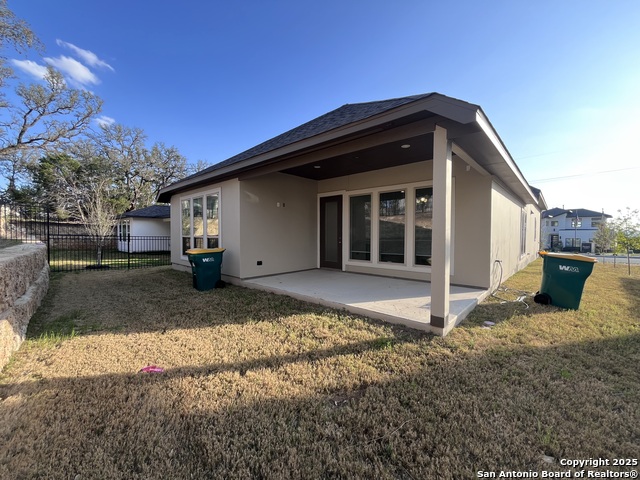 Image 15 of 15 For 221 Navarro  