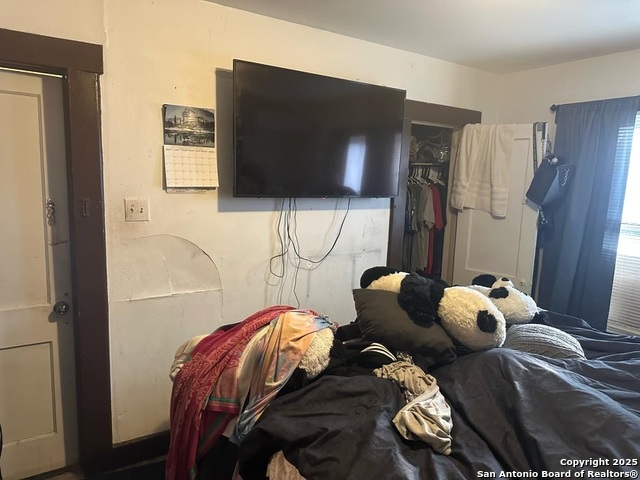 Image 10 of 37 For 1915 Pasadena St