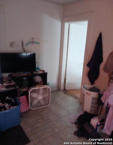 Image 13 of 37 For 1915 Pasadena St