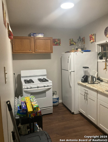 Image 16 of 37 For 1915 Pasadena St