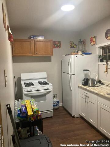 Image 6 of 37 For 1915 Pasadena St