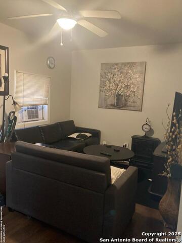 Image 9 of 37 For 1915 Pasadena St