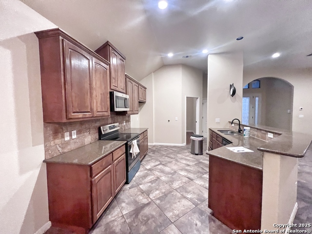Image 7 of 24 For 2213 Garden Gate Circle