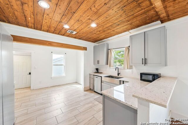 Image 10 of 47 For 104 Persons St