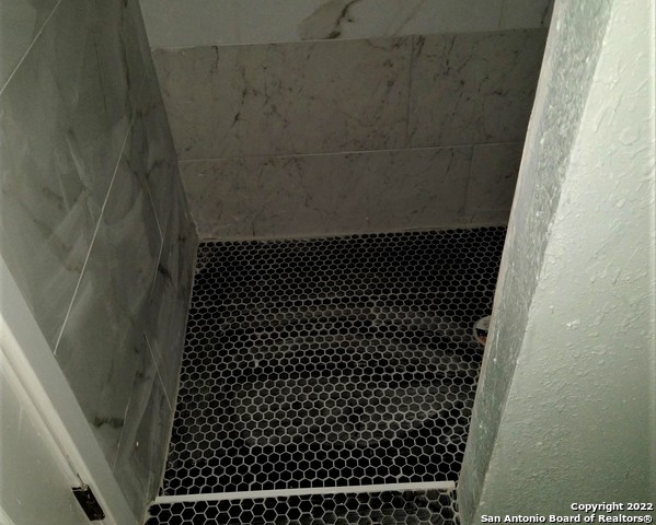 Image 6 of 6 For 104 Meerscheidt St S 3