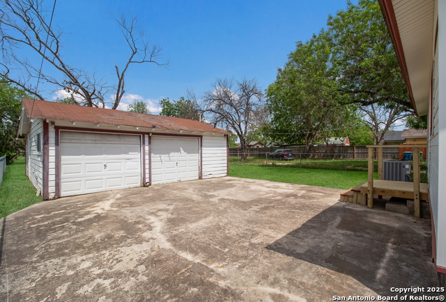 Image 12 of 14 For 1043 Kendalia Avenue