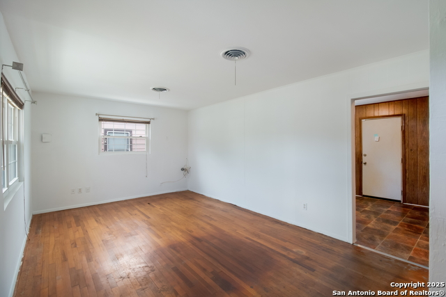 Image 3 of 14 For 1043 Kendalia Avenue