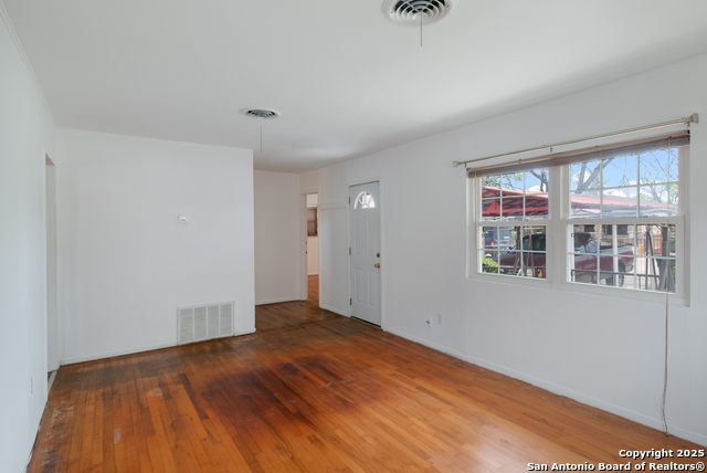 Image 4 of 14 For 1043 Kendalia Avenue