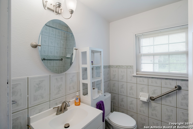 Image 8 of 14 For 1043 Kendalia Avenue
