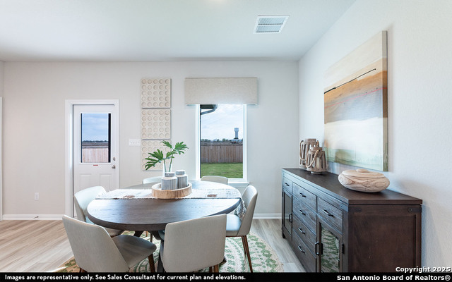 Image 7 of 17 For 8430 Eyas Meadows