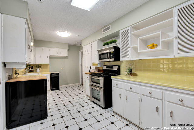 Listing photo id 4 for 1311 Wiltshire