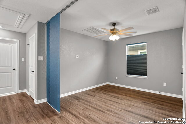 Image 8 of 17 For 5911 Eckhert Rd  144