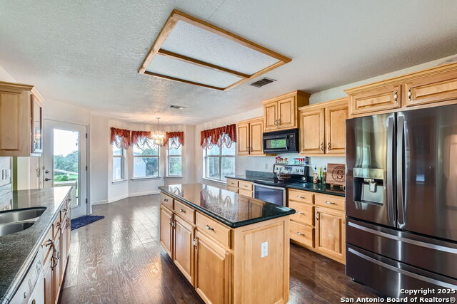 Image 16 of 39 For 6125 Wegner Rd