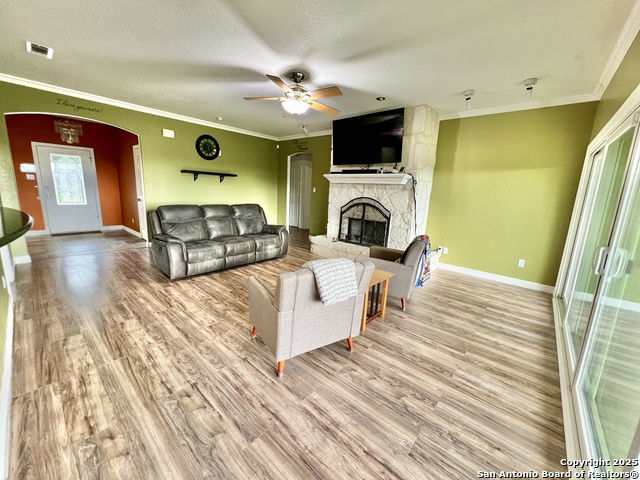 Image 5 of 39 For 6125 Wegner Rd