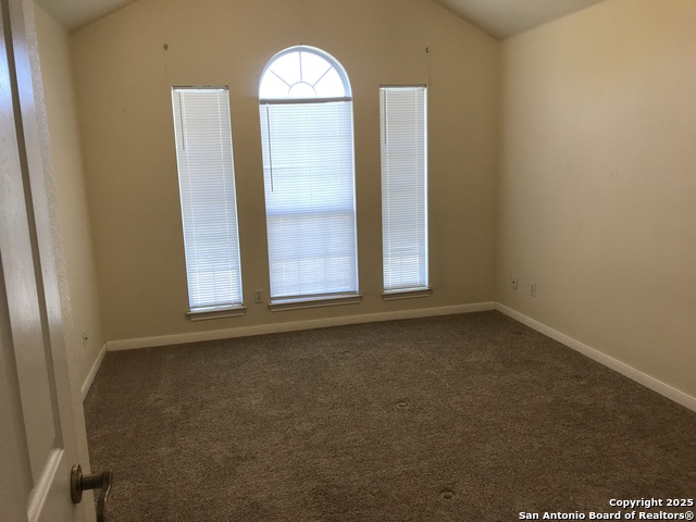 Image 31 of 47 For 3011 River Way