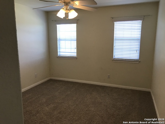 Image 32 of 47 For 3011 River Way