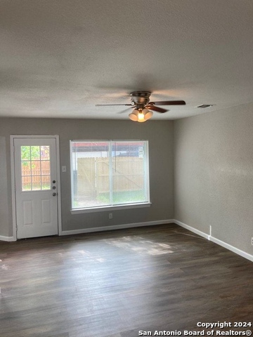 Image 5 of 14 For 1225 Churing Dr