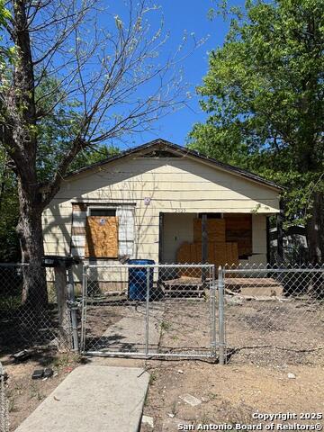 Details for 2039 Lyons  , San Antonio, TX 78207