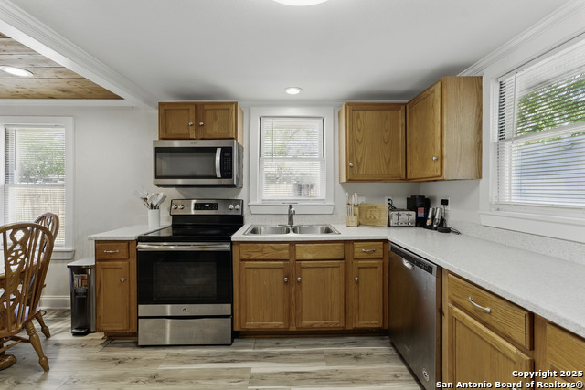 Image 9 of 29 For 411 Ellis  