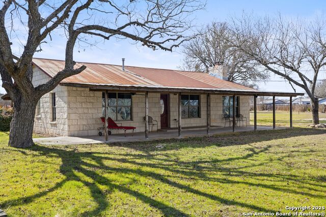 Image 4 of 28 For 1068 Ranch Road 165