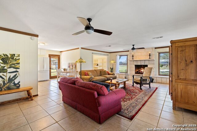 Image 8 of 28 For 1068 Ranch Road 165
