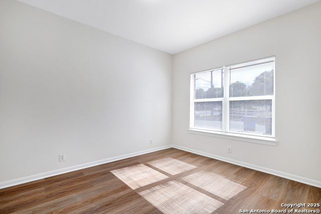 Image 11 of 27 For 4005 St Charles Bay