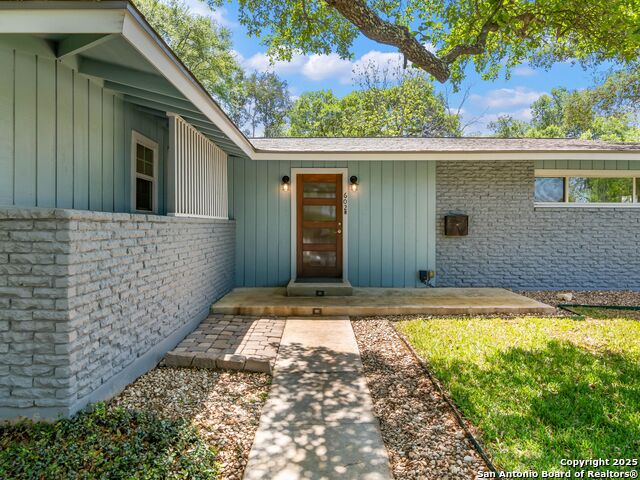 Image 3 of 37 For 602 Northridge Dr