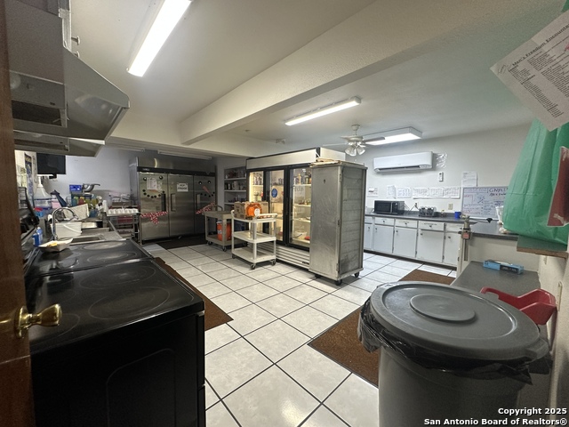 Listing photo id 8 for 2000 10th
