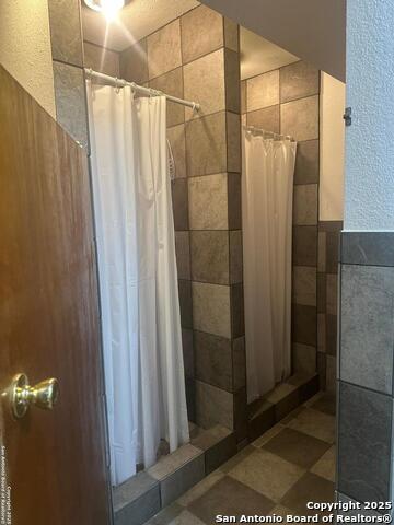 Listing photo id 12 for 2000 10th