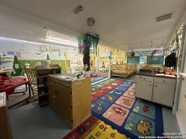 Listing photo id 29 for 2000 10th