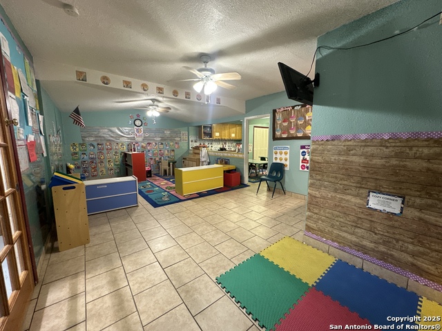 Listing photo id 38 for 2000 10th