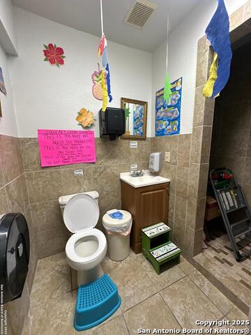 Listing photo id 47 for 2000 10th