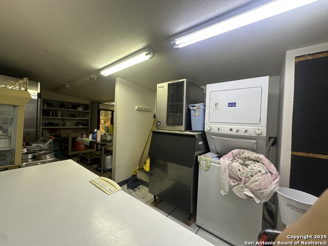 Listing photo id 3 for 2000 10th