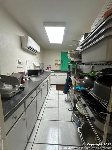 Listing photo id 5 for 2000 10th