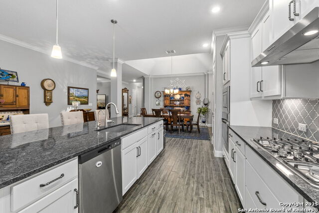 Listing photo id 16 for 22815 Grande Vista
