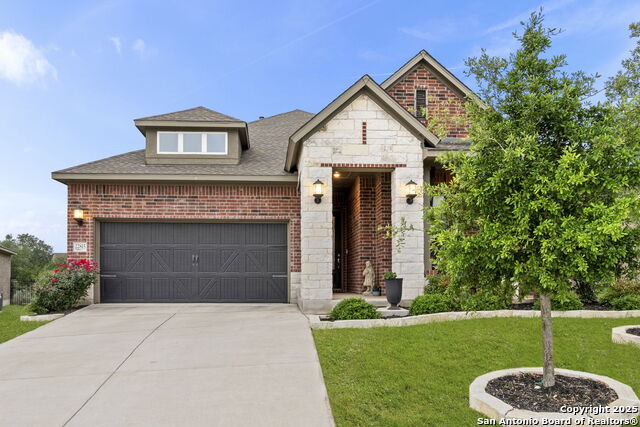 Listing photo id 0 for 22815 Grande Vista