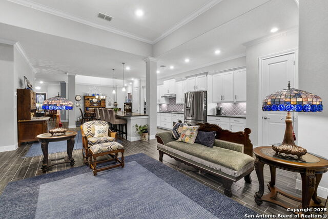 Listing photo id 19 for 22815 Grande Vista