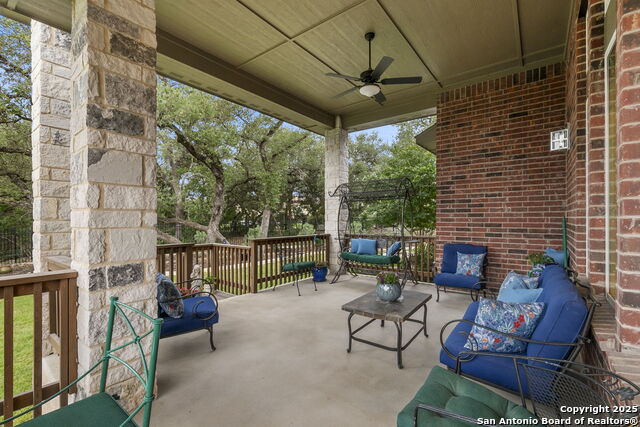 Listing photo id 31 for 22815 Grande Vista