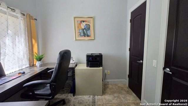 Listing photo id 14 for 37 Stratton