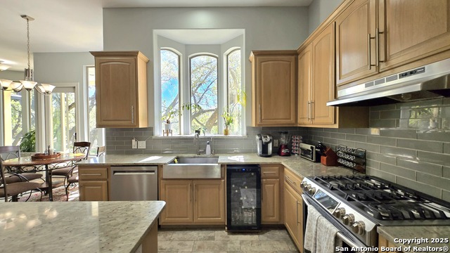 Listing photo id 19 for 37 Stratton
