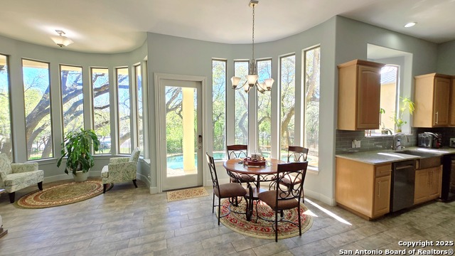 Listing photo id 21 for 37 Stratton
