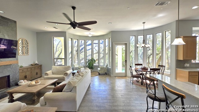 Listing photo id 23 for 37 Stratton