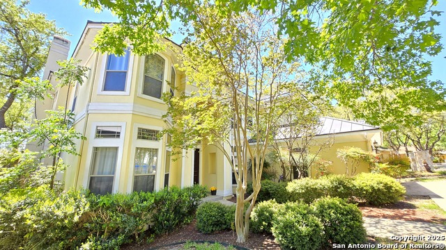 Listing photo id 2 for 37 Stratton