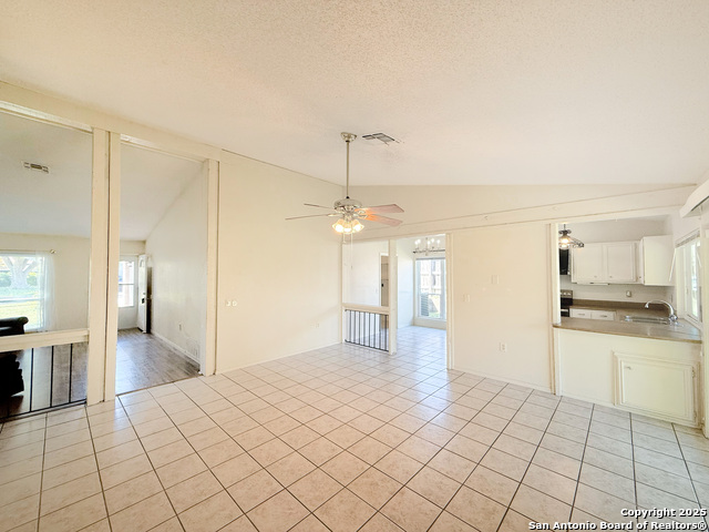 Image 11 of 33 For 7401 Oak Marsh