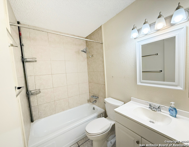 Image 28 of 33 For 7401 Oak Marsh