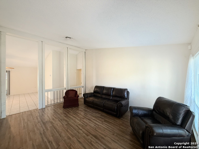 Image 6 of 33 For 7401 Oak Marsh